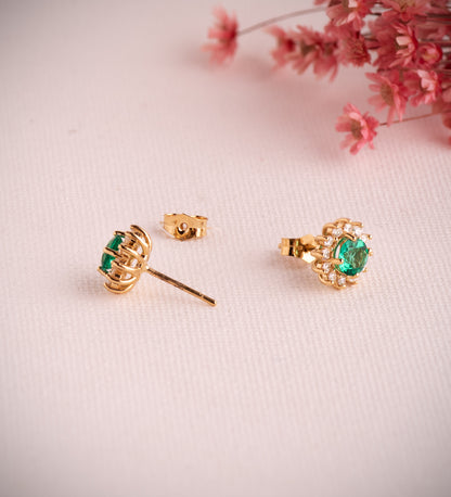 18K PENDIENTES ORO AMARILLO 24 DIAMANTES DE LABORATORIO Y ESMERALDA RECRISTALIZADA 5 MM 0,96 QT 0,340 QTS. VS2-G. 9 MM CIERRE PRESION