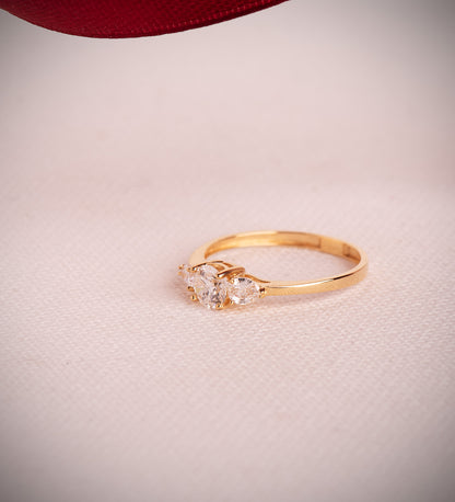 18K SORTIJA ORO AMARILLO DIAMANTES LABORATORIO TALLA PERA Y TALLA BRILLANTE 5 MM. 0,79 QT. VS2 - E