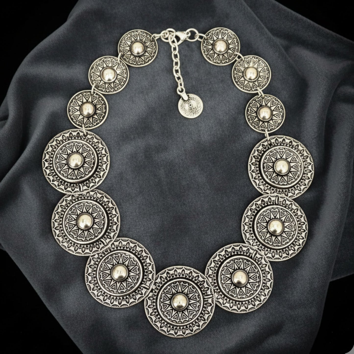 COLLAR ZAMAK MEDALLONES PLATEADOS