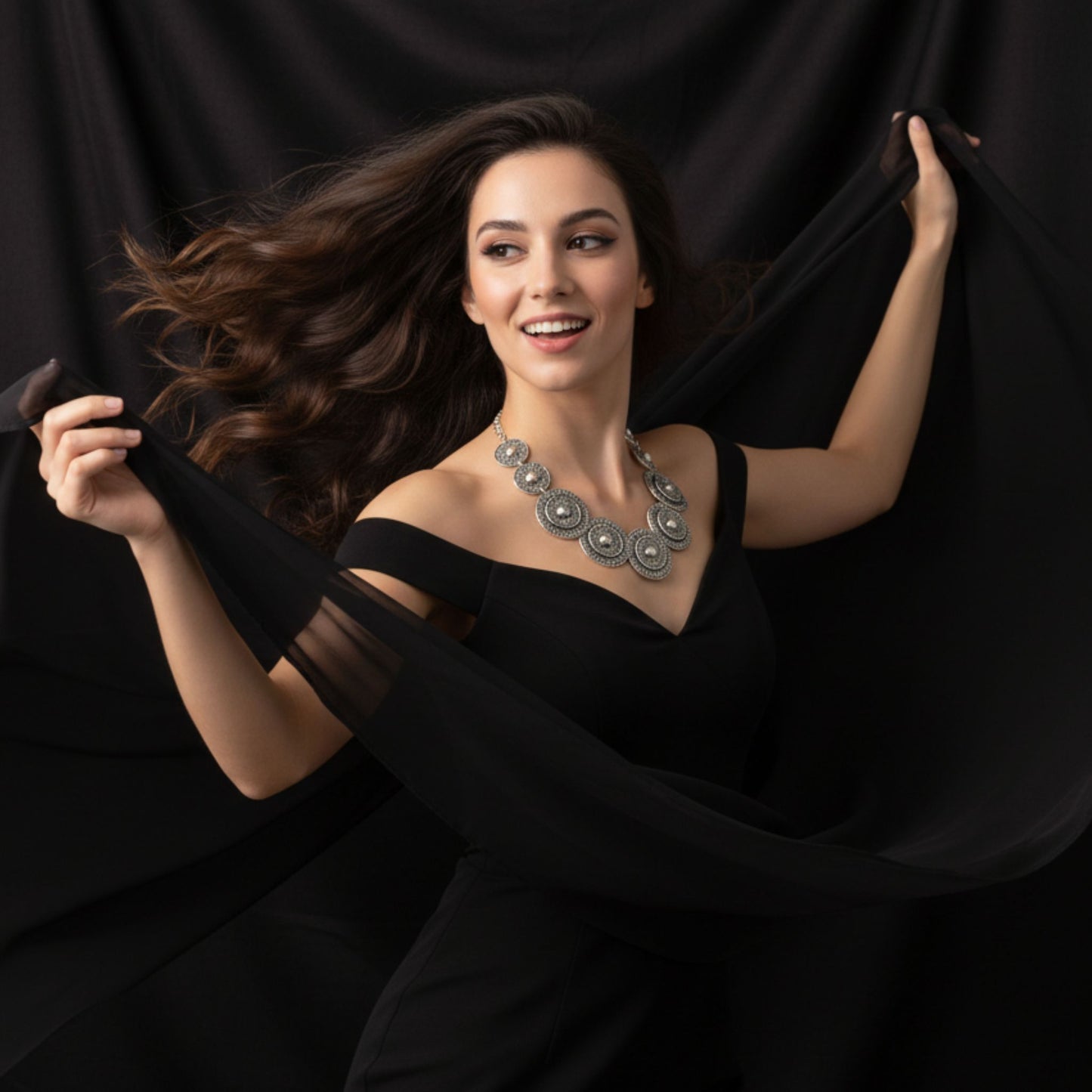 COLLAR ZAMAK MEDALLONES PLATEADOS