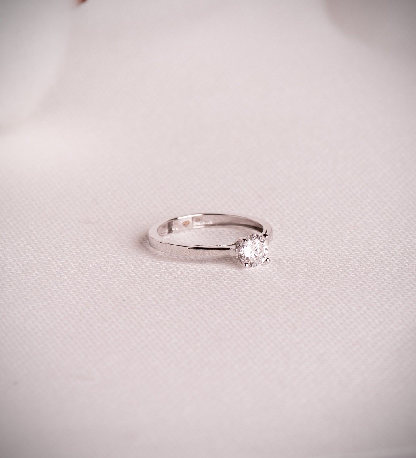 18K SOLITARIO ORO BLANCO 4 GARRAS CON DIAMANTE LABORATORIO 0,50 QTES. G - VS1
