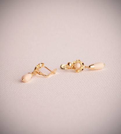 18K PENDIENTES ORO AMARILLO CUBANAS LAGRIMA MARFIL. MEDIDA: 22X7 MM. CIERRE CATALAN
