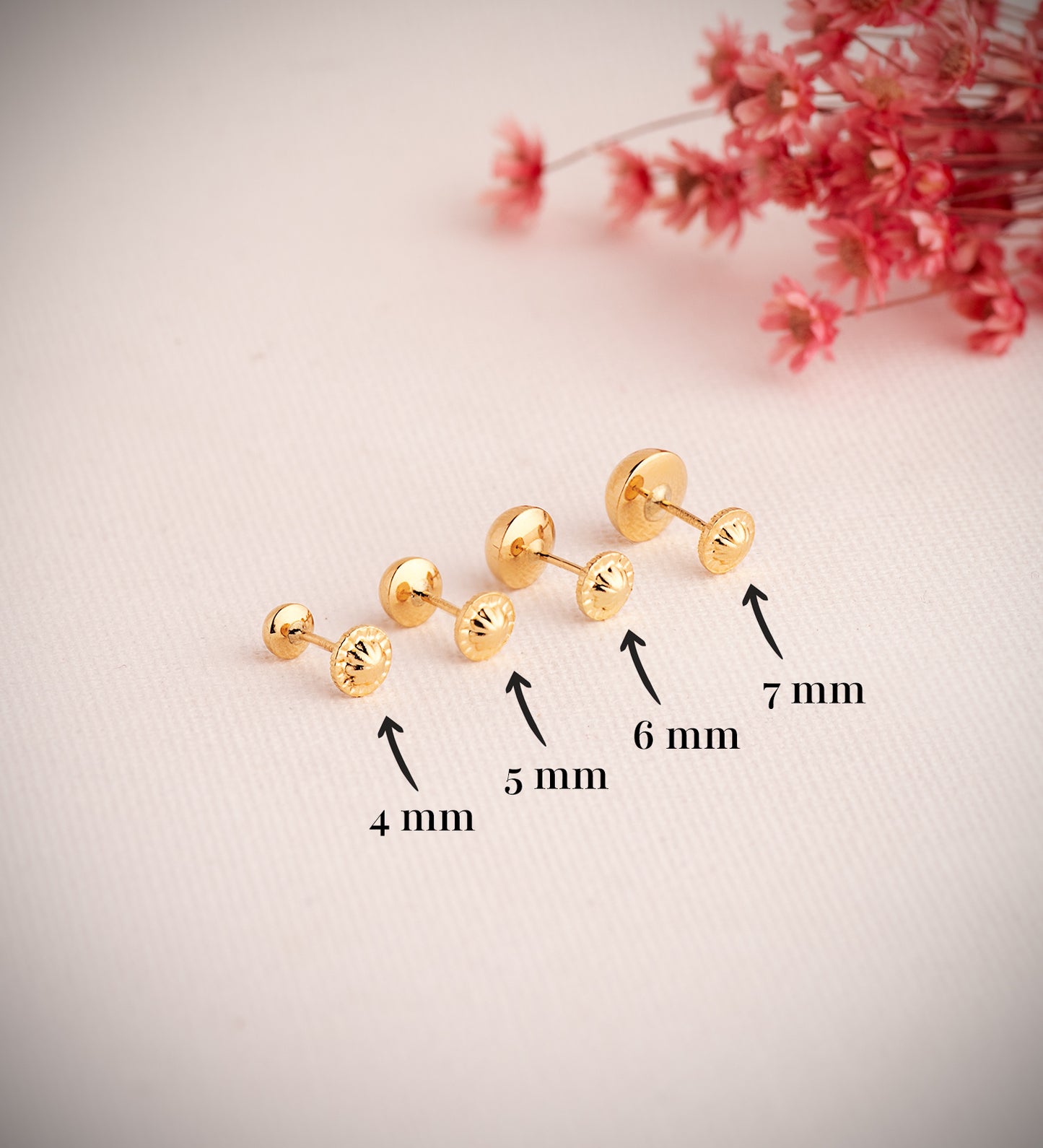18K PENDIENTES ORO AMARILLO MEDIA BOLA LISA HUECA. ANCHO: 4 MM. CIERRE TUERCA