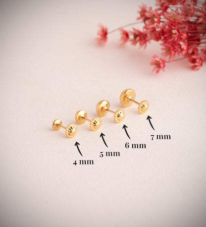 18K PENDIENTES ORO AMARILLO MEDIA BOLA LISA HUECA. ANCHO: 6 MM. CIERRE TUERCA
