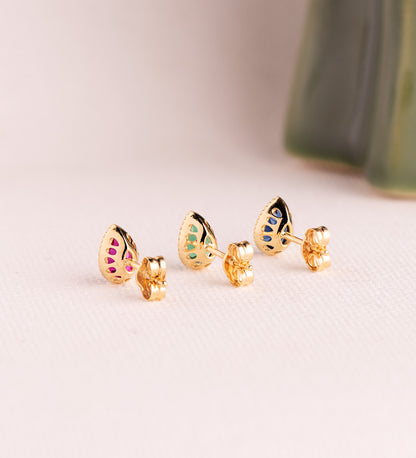 18K PENDIENTES ORO AMARILLO GOTA PIEDRA AZUL BORDES BOLITAS. MEDIDA: 7 X5 MM. CIERRE PRESION