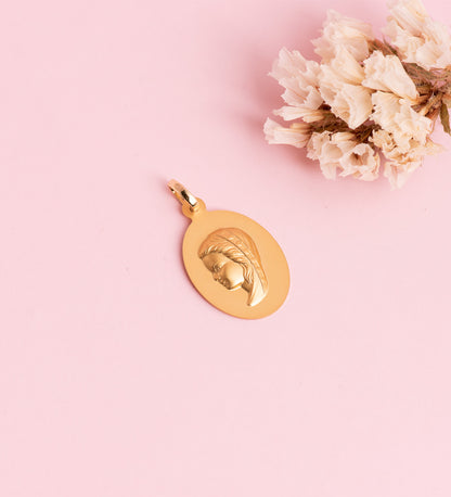 18K MEDALLA ORO AMARILLO VIRGEN NIÑA OVAL LISA MATIZADA. MEDIDA: 23 X 15 MM