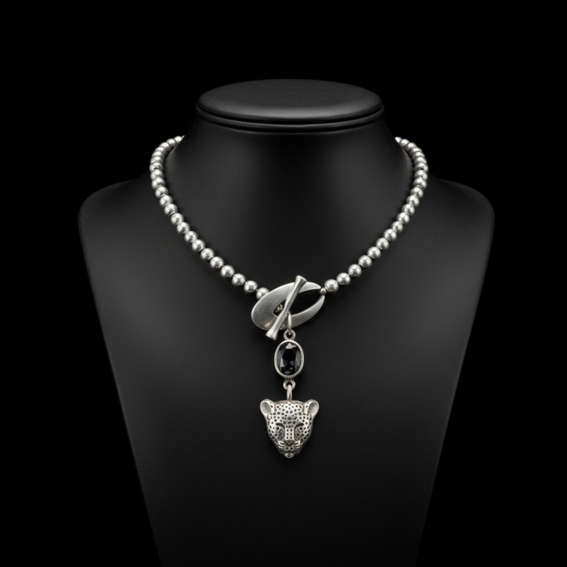 Collar gargantilla mujer  zamak cadena de bolas con colgante leopardo y circonita Joyería Osnor Zamak