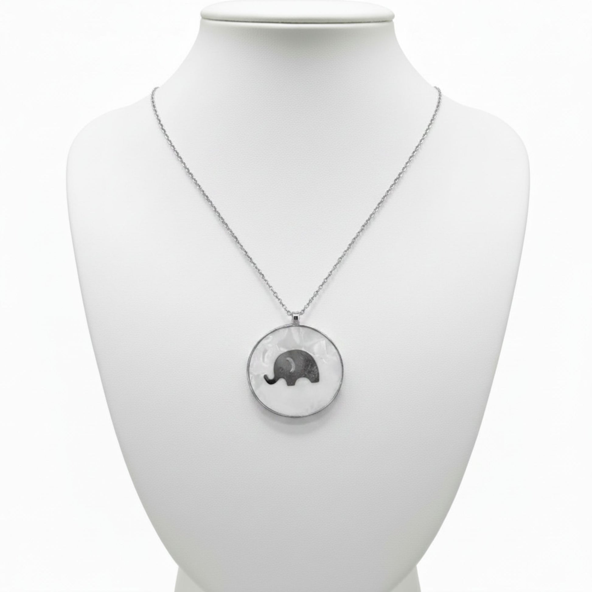 Collar Gargantilla Elefante Plata Nácar Acabado Rodio Unisex.Joyeria Osnor