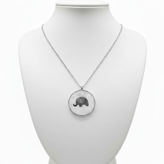 Collar Gargantilla Elefante Plata Nácar Acabado Rodio Unisex.Joyeria Osnor