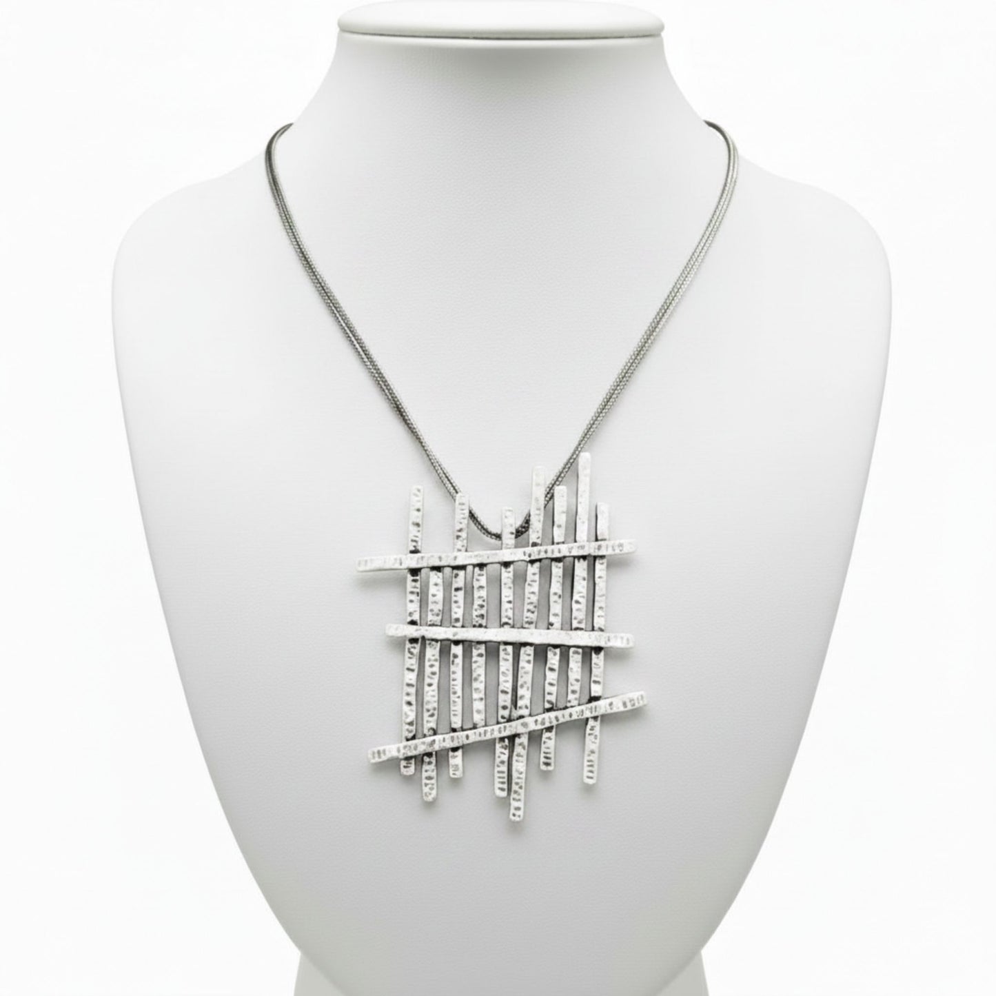 Collar Zamak Colgante Rejilla Geométrica Largo Ajustable Unisex Joyeria Osnor Zamak