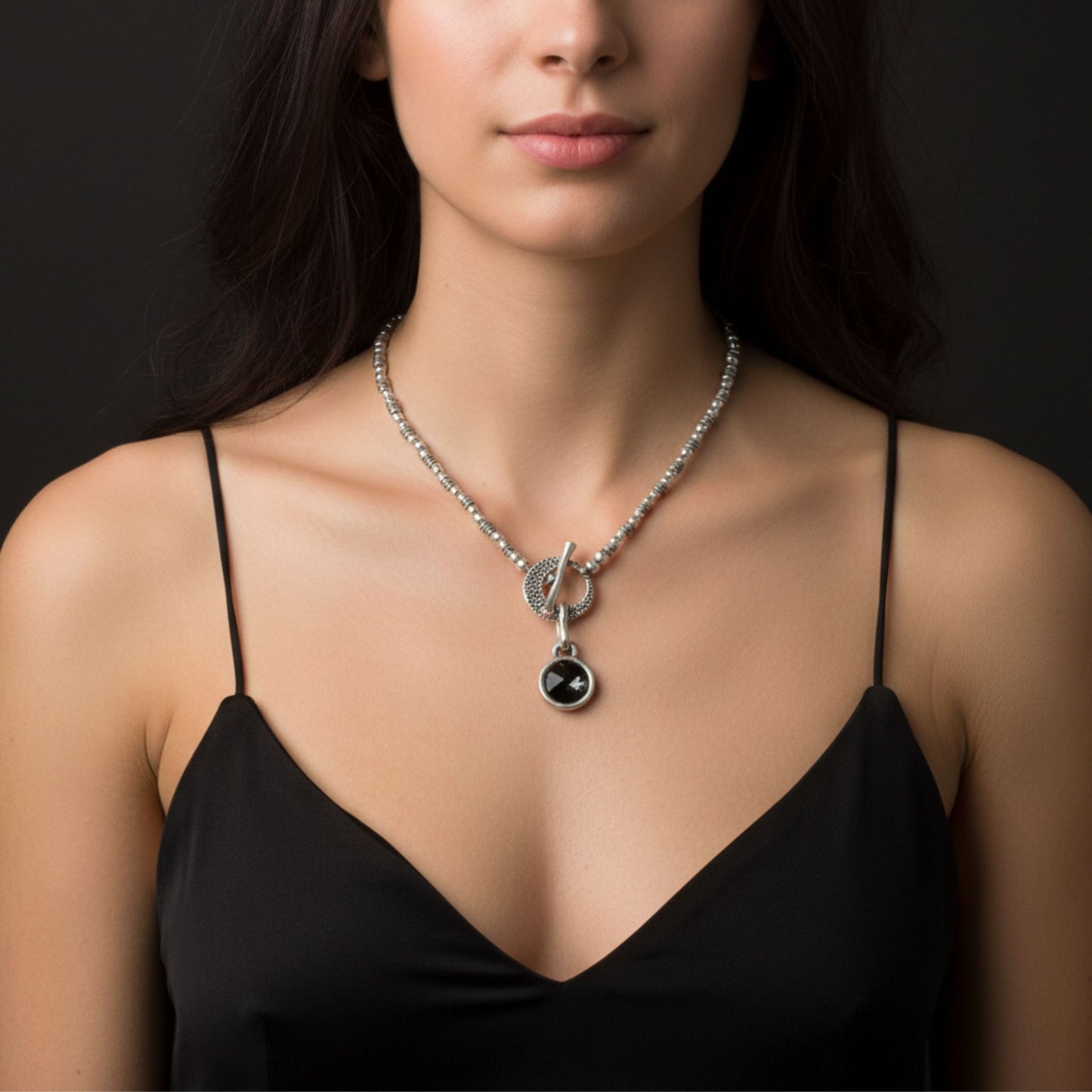 Collar Zamak Mujer Circonita Gris-Negro con Cierre Toggle  Plateado Joyeria Osnor