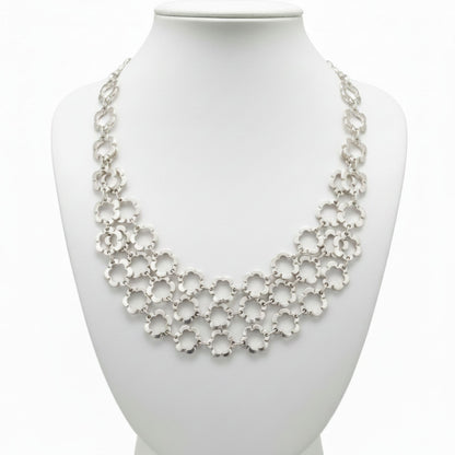 Collar Zamak Mujer Flores Triple Vuelta Plateado Hipoalergénico Joyeria Osnor