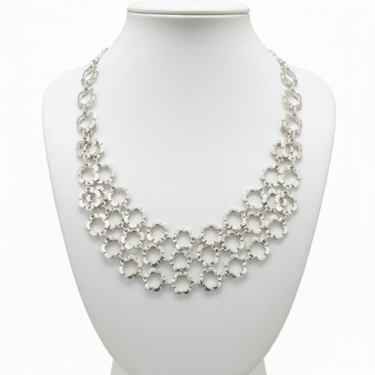 Collar Zamak Mujer Flores Triple Vuelta Plateado Hipoalergénico Joyeria Osnor