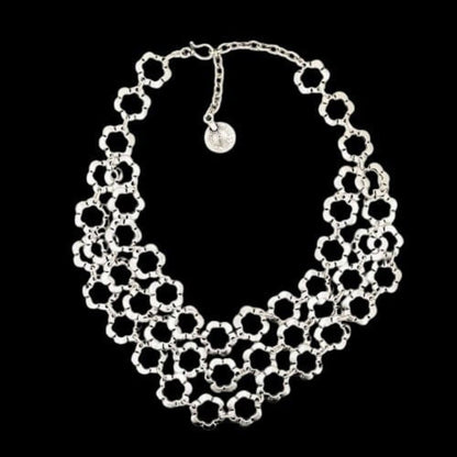 Collar Zamak Mujer Flores Triple Vuelta Plateado Hipoalergénico Joyeria Osnor
