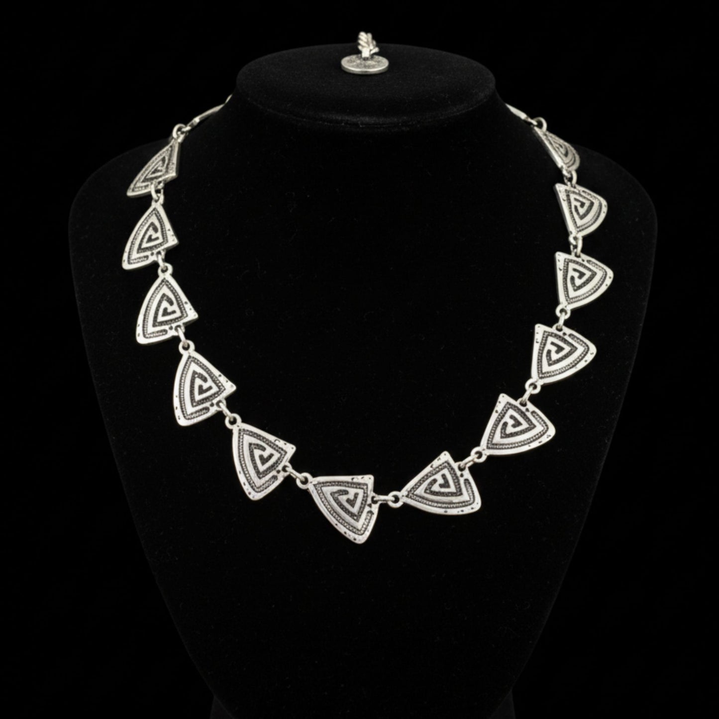 collar zamak plateado triángulos geométricos ajustable 45cm - Joyería Osnor Zamak