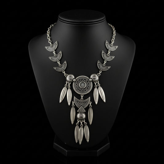 Collar de Zamak plateado con atrapasueños y hojas - Diseño - hipoalergénico-bohemio de lujo - Joyería Osnor
