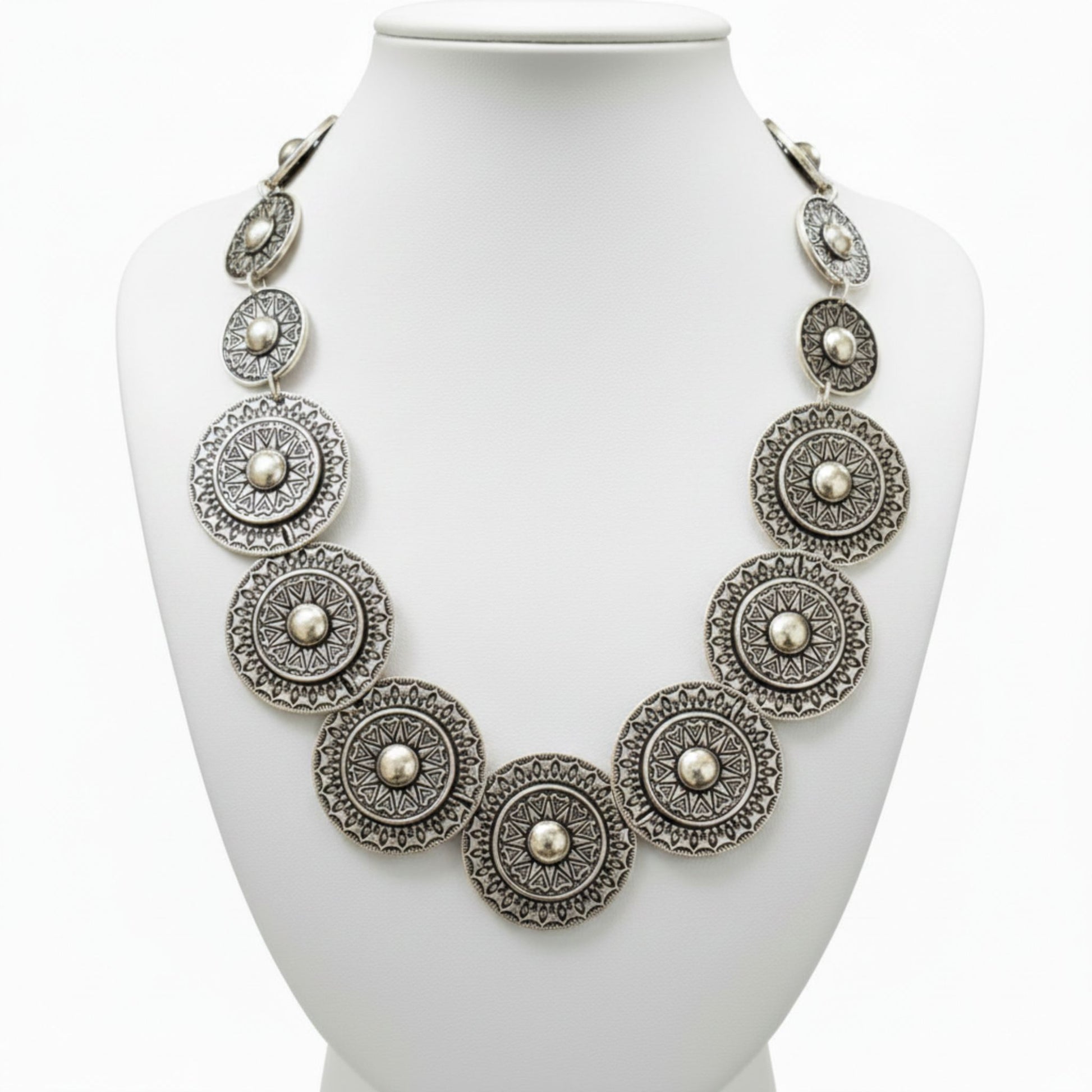 Collar Zamak Mujer Medallones Étnicos Plateados 7 Medallones Grabados Joyeria Osnor