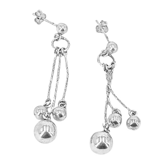 SILVER EARRINGS WITH SILVER FINISH AND PRESSURE CLOSURE