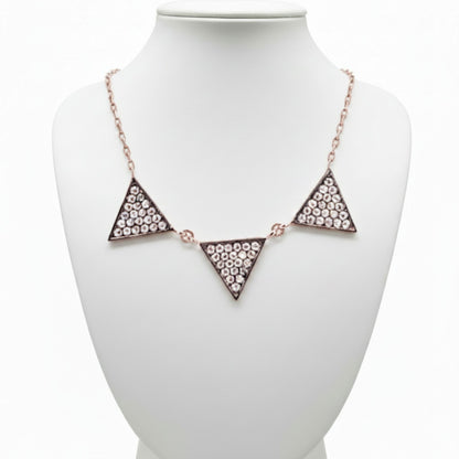 Collar Gargantilla Tres Triángulos · Plata 925 Baño Oro Rosa con Circonitas Blancas. Joyeria Osnor
