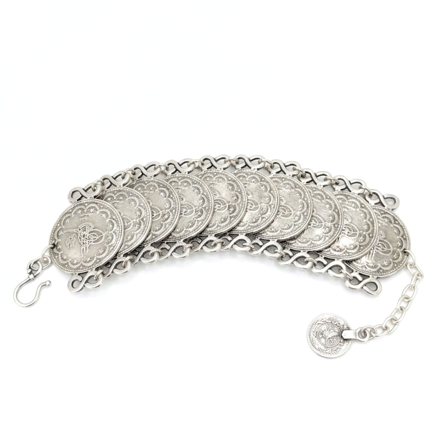 Pulsera Brazalete de Zamak con Monedas Plateadas | Joyería Mujer