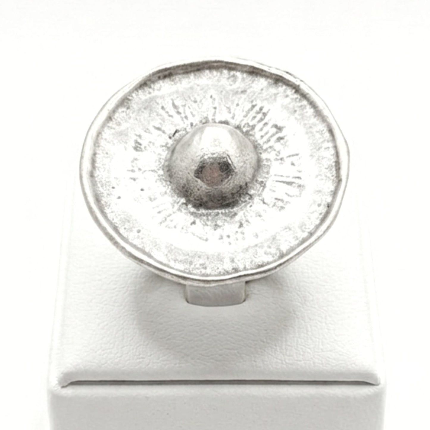 Anillo Zamak Circular Domo Texturizado Ajustable