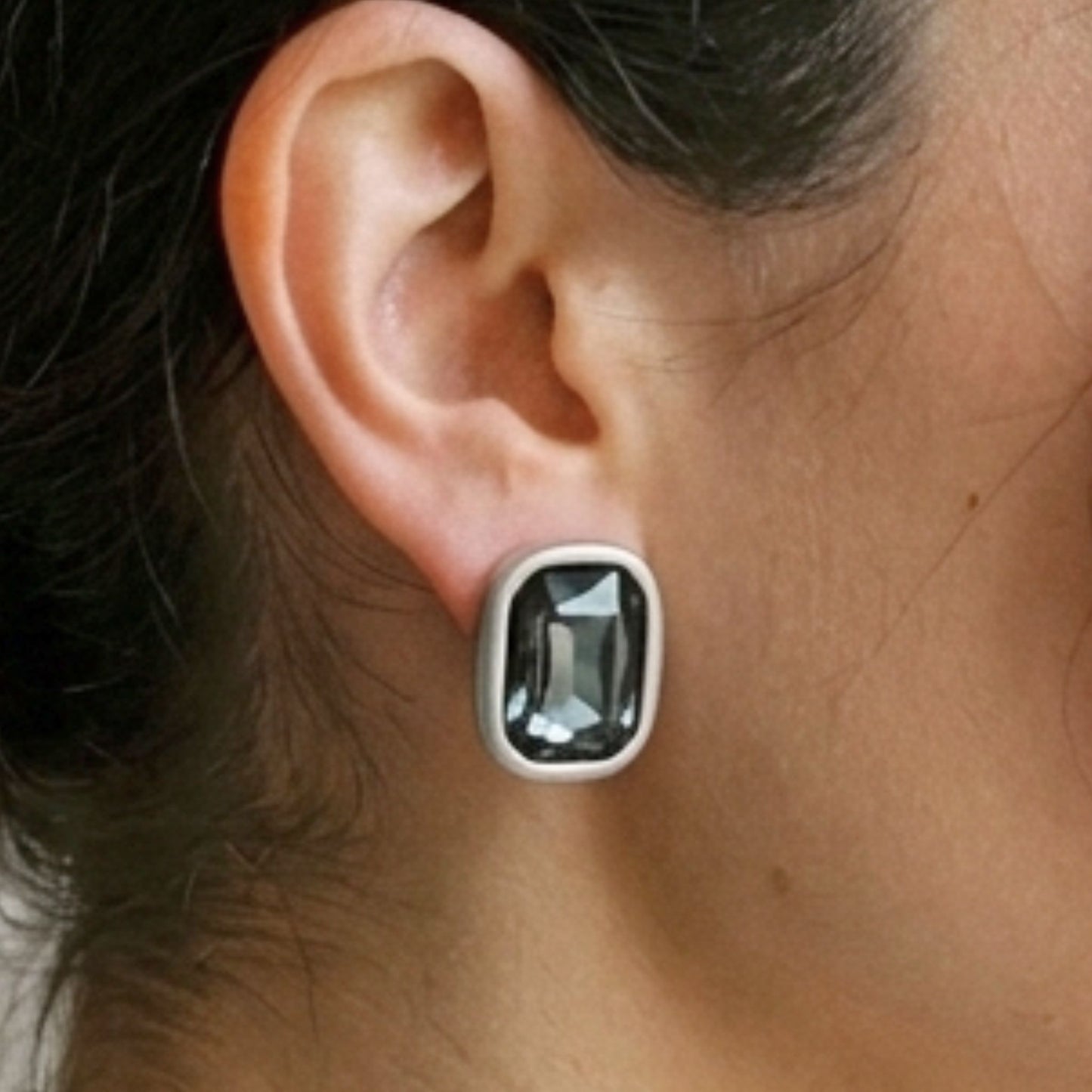 Pendientes Circonita Gris Ahumado | Zamak Plateado | Joyería Osnor