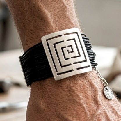 Pulsera Brazalete Zamak | Cadenas Piel Negra | Colgante Cuadrado | Unisex
