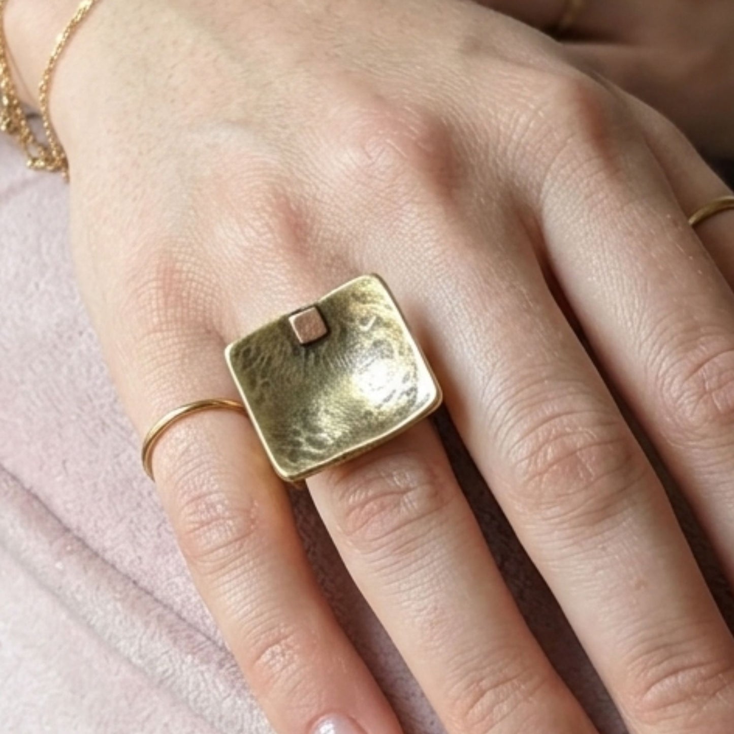 Anillo Bronce Dorado Envejecido Vintage | Escultura Artesanal Ajustable