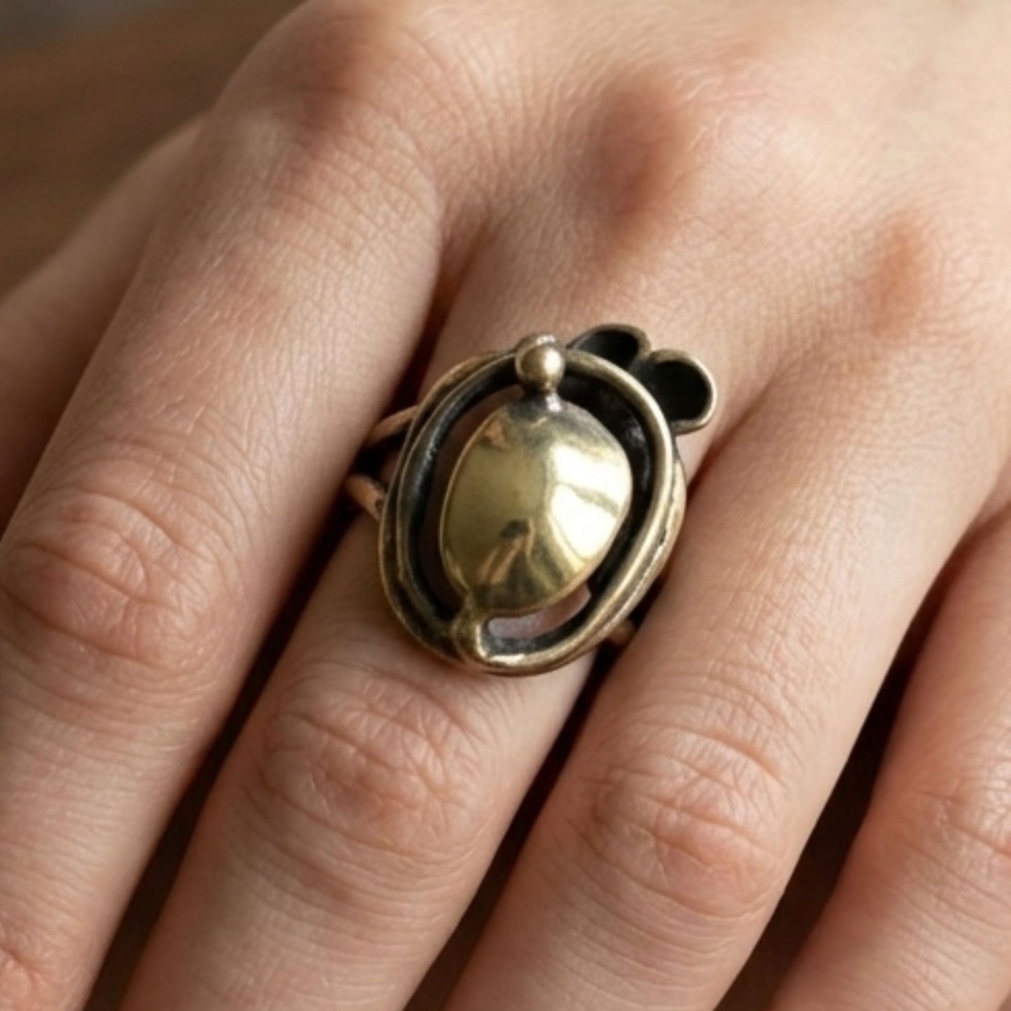 Anillo Bronce Dorado Envejecido Vintage · Escultura Artesanal · Joyería Osnor