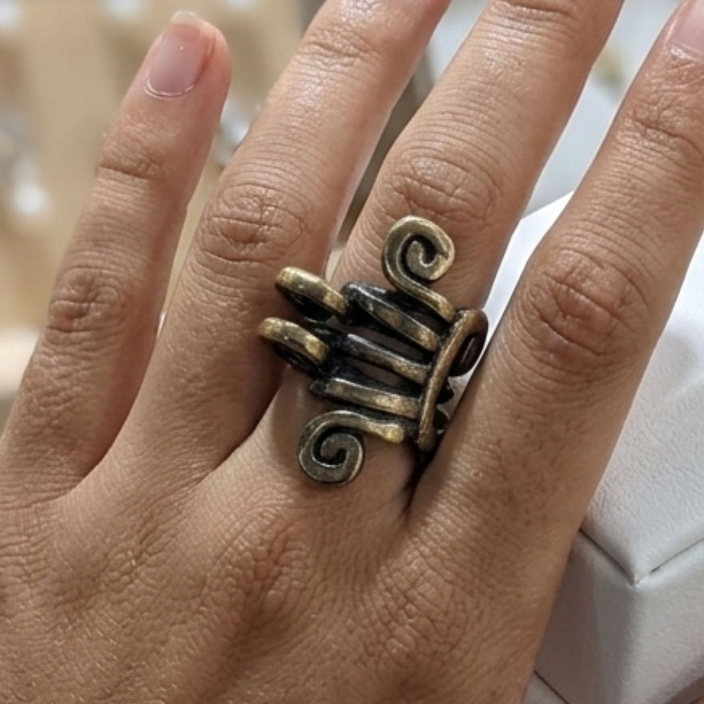 Anillo Bronce Dorado Envejecido Vintage | Joyería Osnor