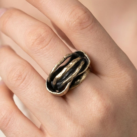 Anillo Bronce Dorado Envejecido | Arte Escultórico Artesanal | Joyería Osnor