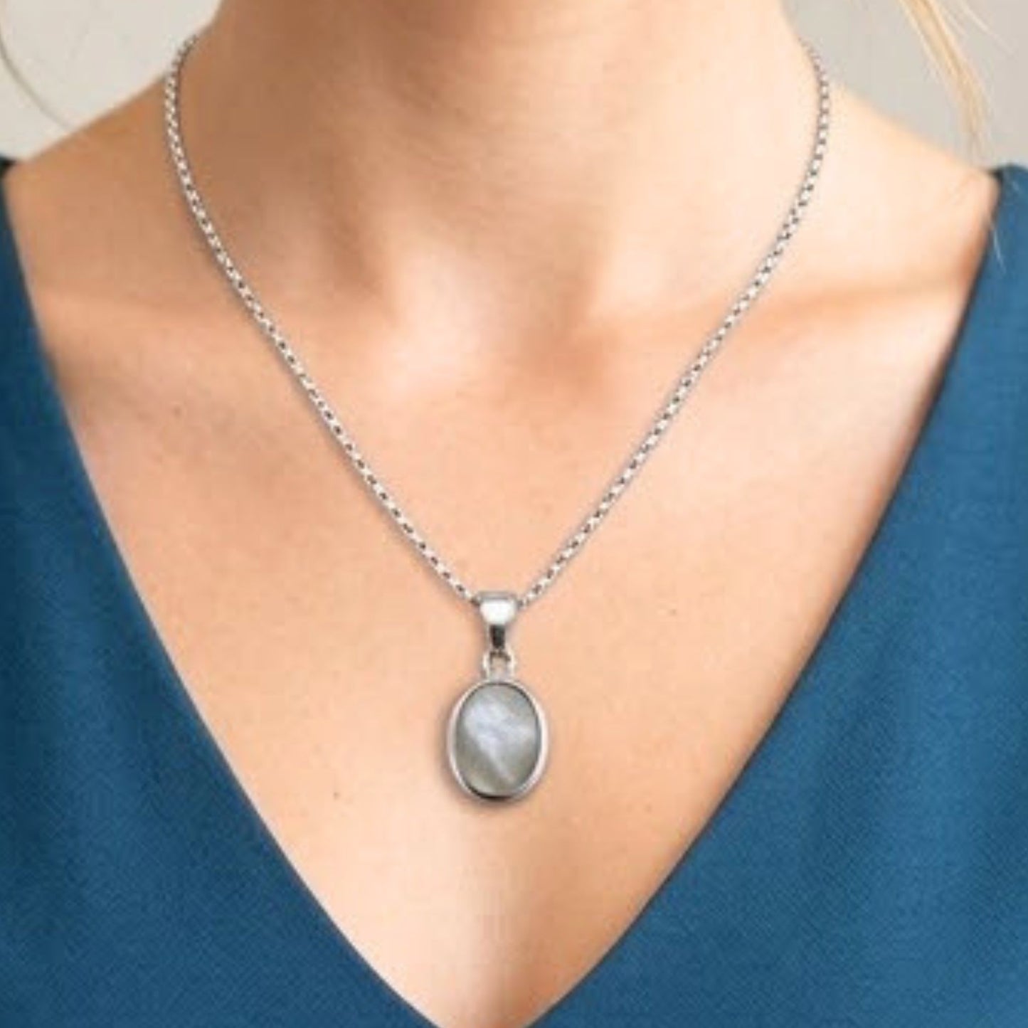 Collar Gargantilla Plata 925 con Colgante de Nácar | Joyería Osnor