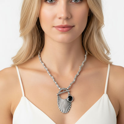 Collar de ZAMAK con Circonita - Diseño Abanico