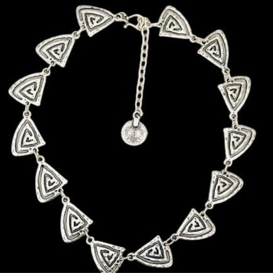 Collar Triángulos Geométricos Zamak - Diseño Étnico Contemporáneo