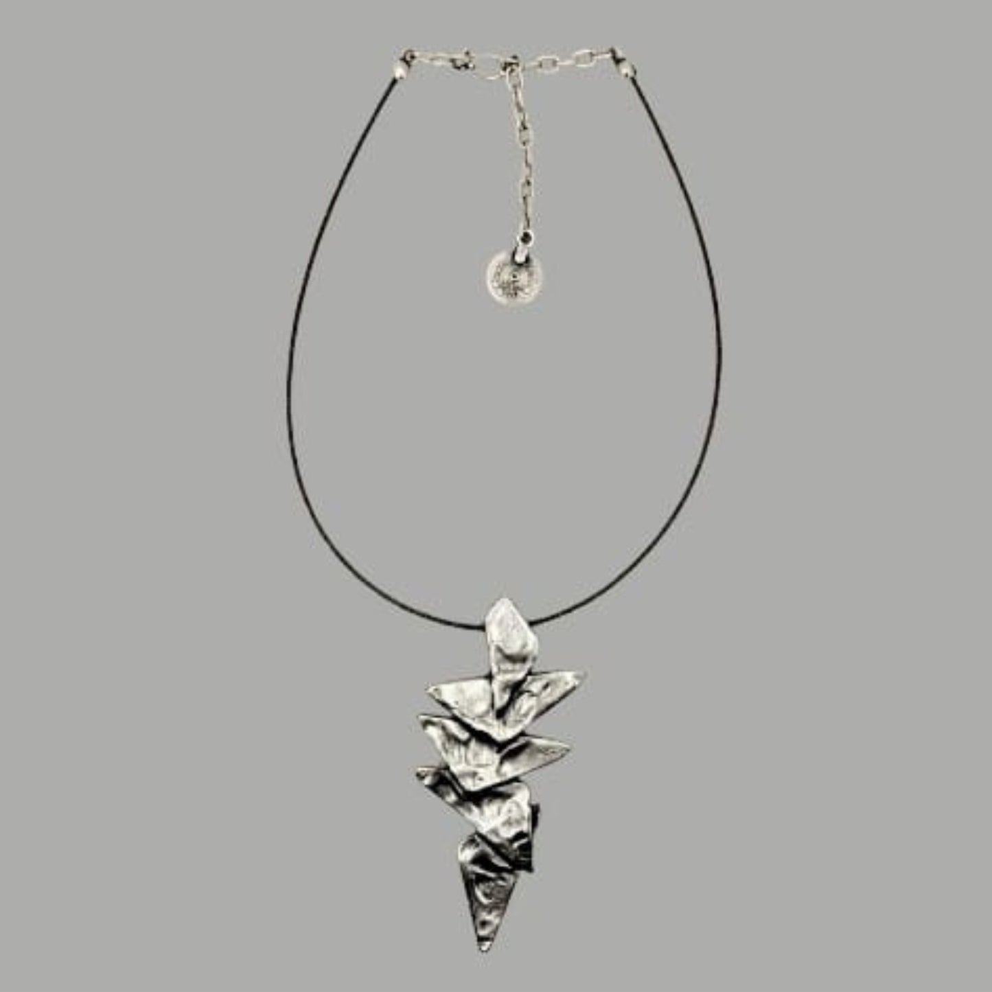 COLLAR ZAMAK DE CAPAS SUPERPUESTAS