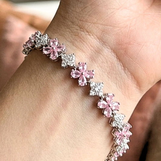 Brazalete Flores Trébol Circonitas Rosa y Blanca | Acero Plateado