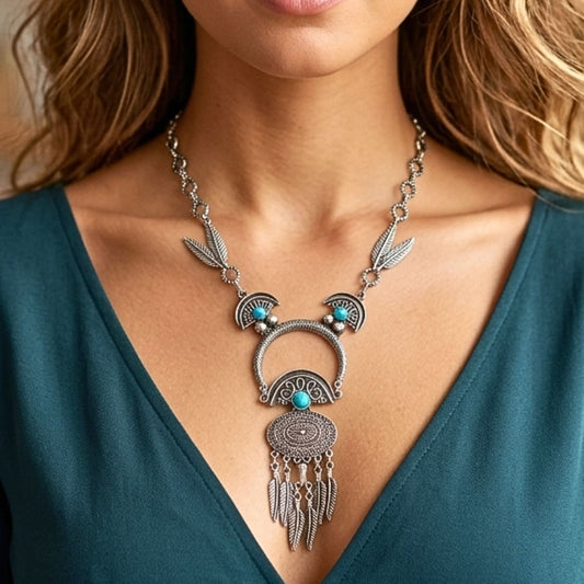 Collar de Zamak Plateado con Turquesas y Plumas Vintage | Hipoalergénico | Joyería Osnor