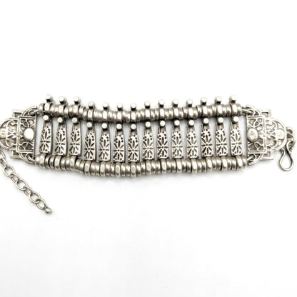 Brazalete Mujer Zamak Plateado Vintage | Labrado Artesanal Hipoalergénico