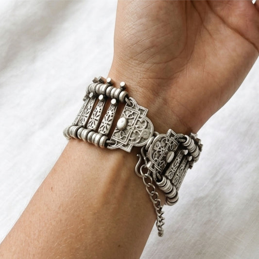 Brazalete Mujer Zamak Plateado Vintage | Labrado Artesanal Hipoalergénico