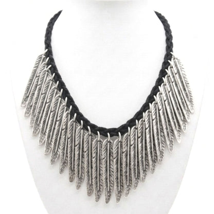 Collar Volumen Plumas Zamak | Cadena Trenzada Negra | Unisex