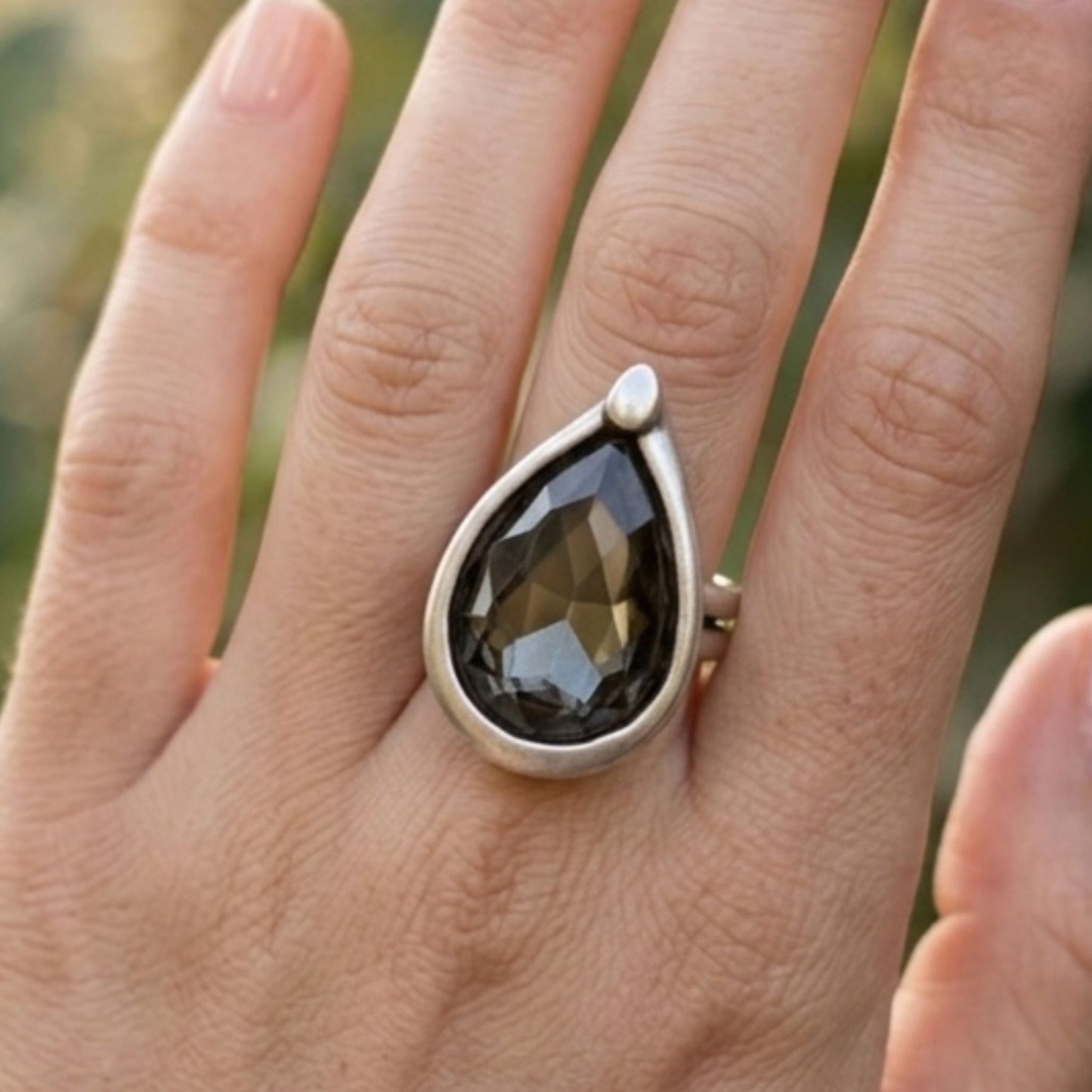 Anillo Zamak Gota Circonita Plateado | Joyería Osnor