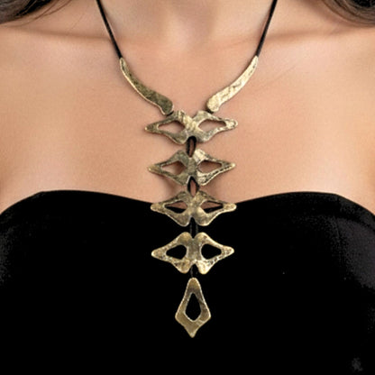 Collar Bronce Dorado Envejecido con Cadena de Piel Negra | Joyería Osnor