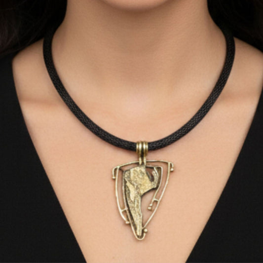 Collar Gargantilla Bronce Artesanal | Colgante Escultórico Dorado Envejecido