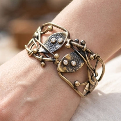 Pulsera Brazalete Artesanal Bronce Dorado Envejecido | Joyería Escultórica Vintage