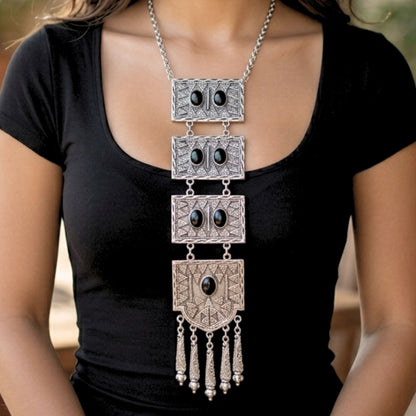 Collar Zamak Plateado con Piedras Negras Vintage — Joyería Osnor
