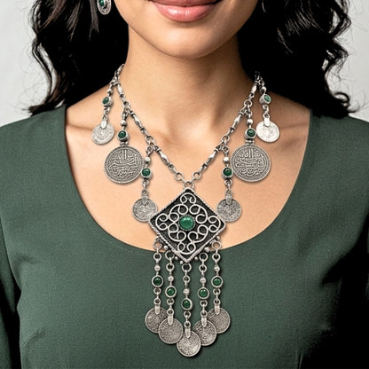 Collar Zamak Plateado Vintage con Piedras Verdes – Joyería Osnor