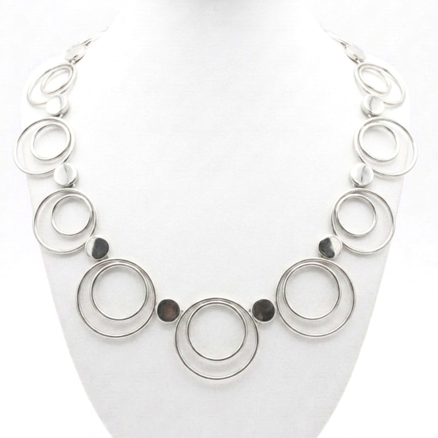 Collar Gargantilla Círculos Plateada | Joyería Osnor