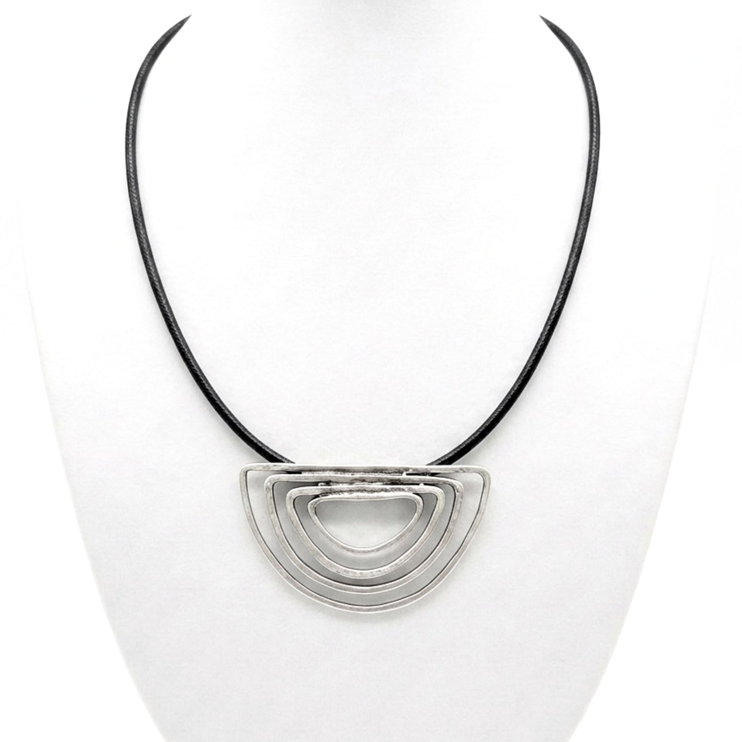 Collar Gargantilla Zamak Plateado & Piel Negra | Unisex | Joyería Osnor