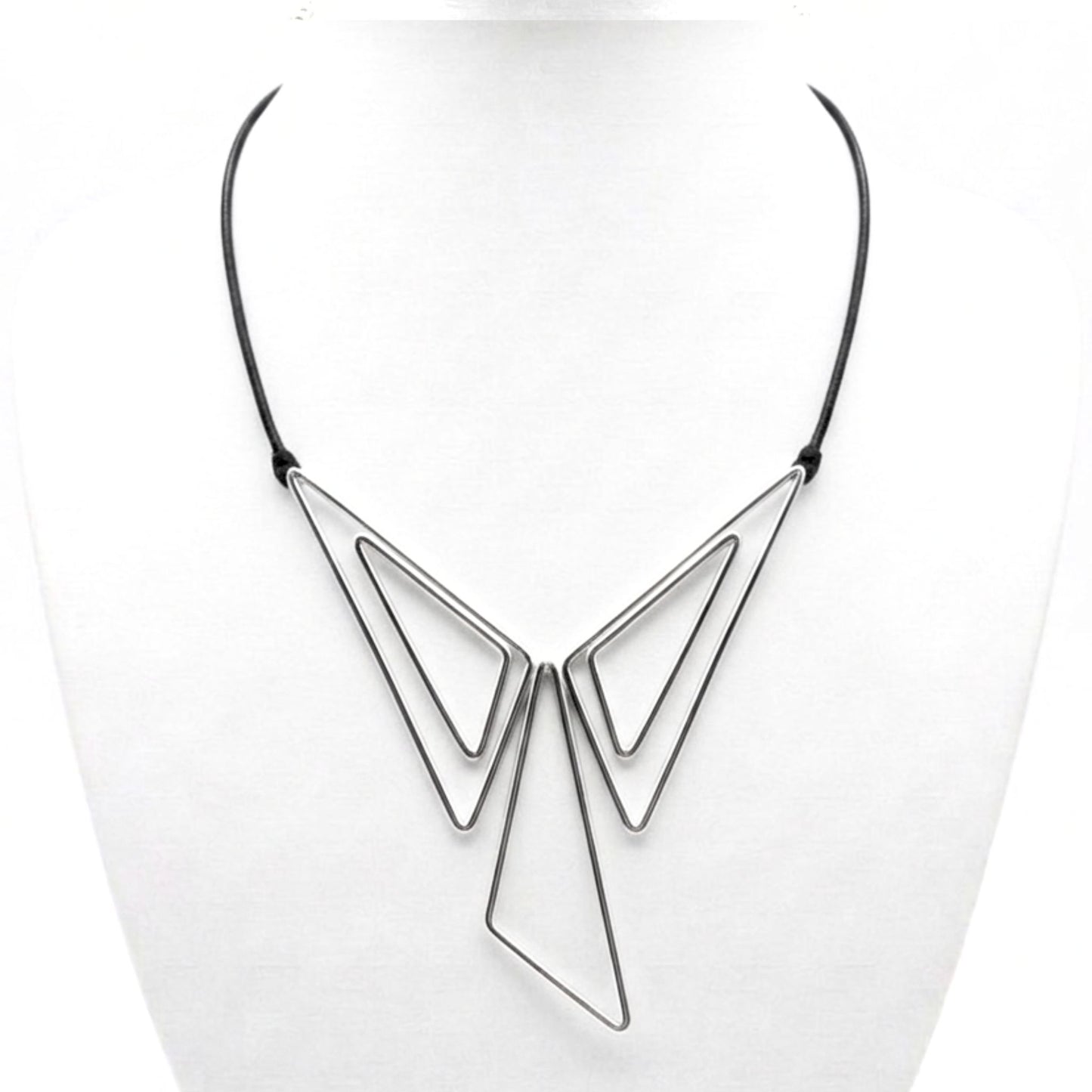 Collar Geométrico Triángulos Zamak Plateado | Unisex | Joyería Osnor