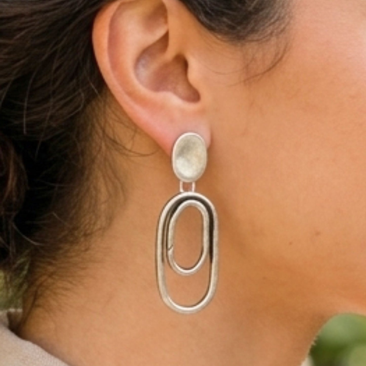 Pendientes Largos Zamak Plateados | Doble Aro Oval | Joyería Osnor